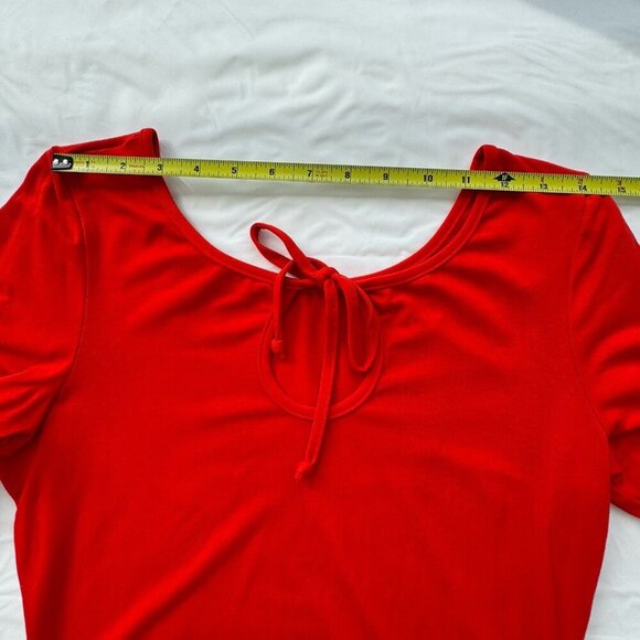 Luc Fontaine women Top Red Ruched Sides, 3/4 Sleeves, Keyhole Neckline Size 6 - Picture 3 of 15